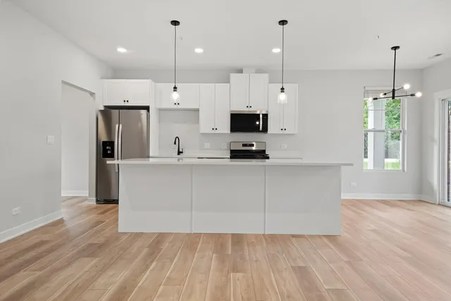 $3,200 | 17872 Argos Court, Tinley Park, IL 60477