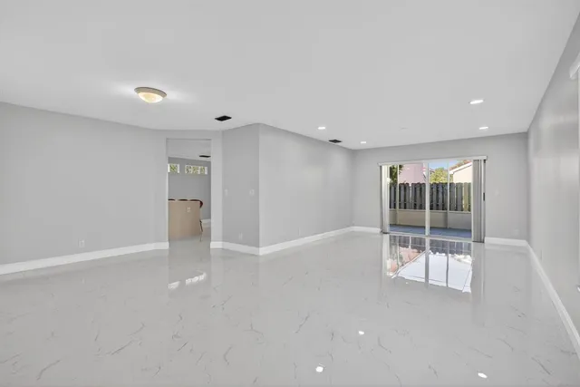 $699,000 | 3385 Seabreeze Lane, Margate, FL 33063