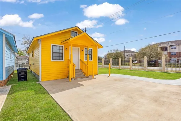 $1,250 | 11357 Gil Rodriguez Loop, Houston, TX 77075