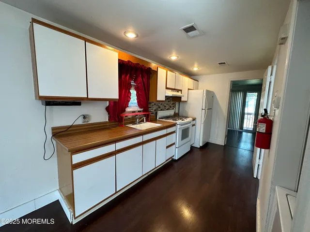 $2,200 | 143 8th Street, Keansburg, NJ 07734