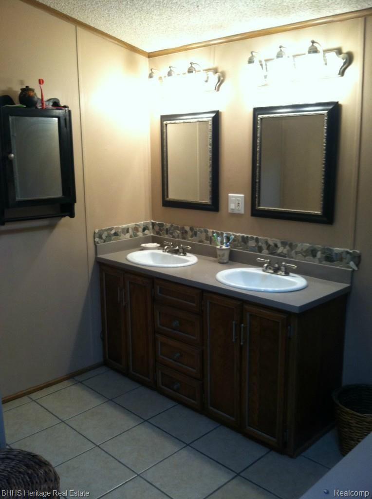 3705 Jewell Road Howell, MI 48843 - Photo 21 of 34 mast 3.jpg