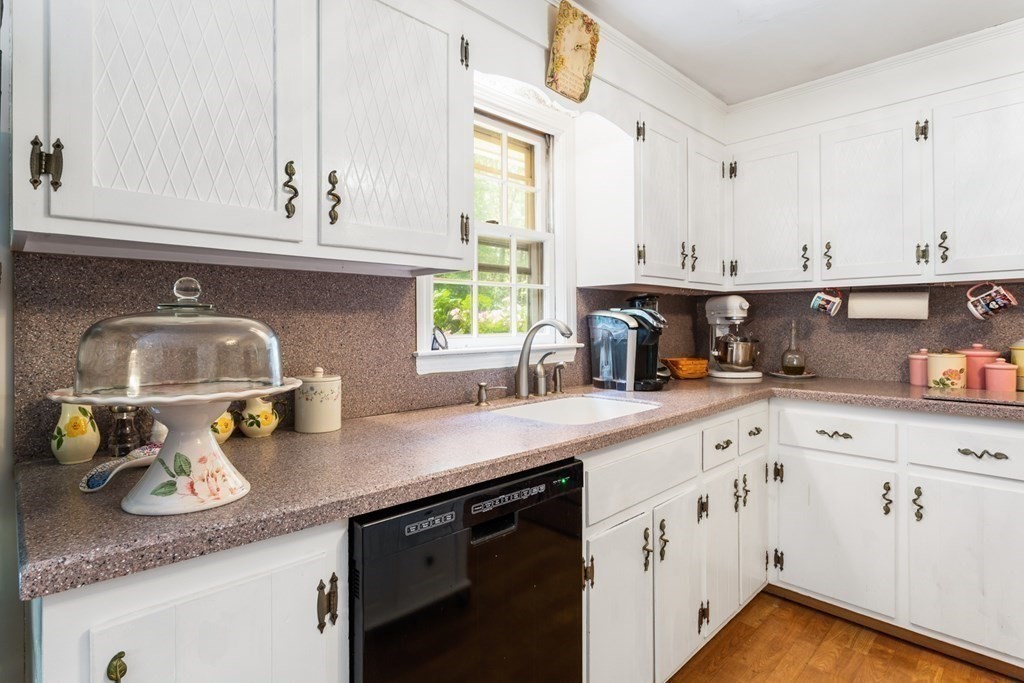122 Jennings Road Holliston, MA 01746 - Photo 15 of 38 Gallery Image 15