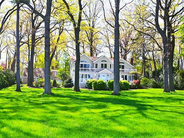 472 Lake Road Webster, NY 14580 - Photo 1 of 1 Exterior Front