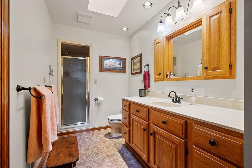 959 Bentleyville Road Charleroi, PA 15022 - Photo 20 of 48 Primary Bath