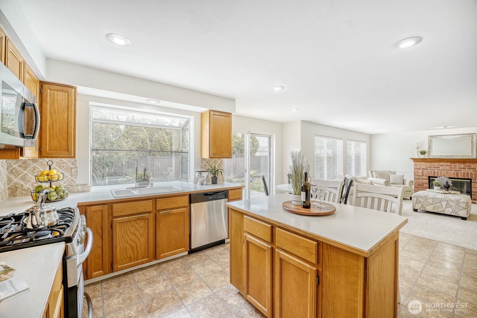 11240 Southeast 189th Court Renton, WA 98055 - Photo 12 of 28 Gallery Image 12