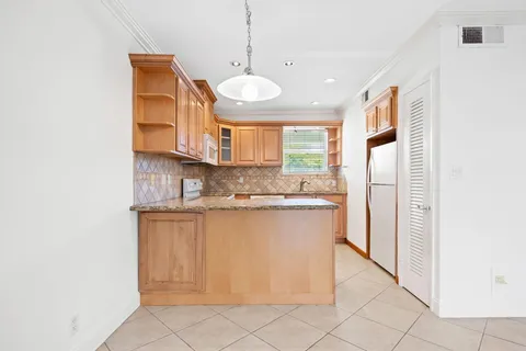 $295,000 | 2748 Northeast 28th Avenue, Unit 20, Lighthouse Point, FL 33064