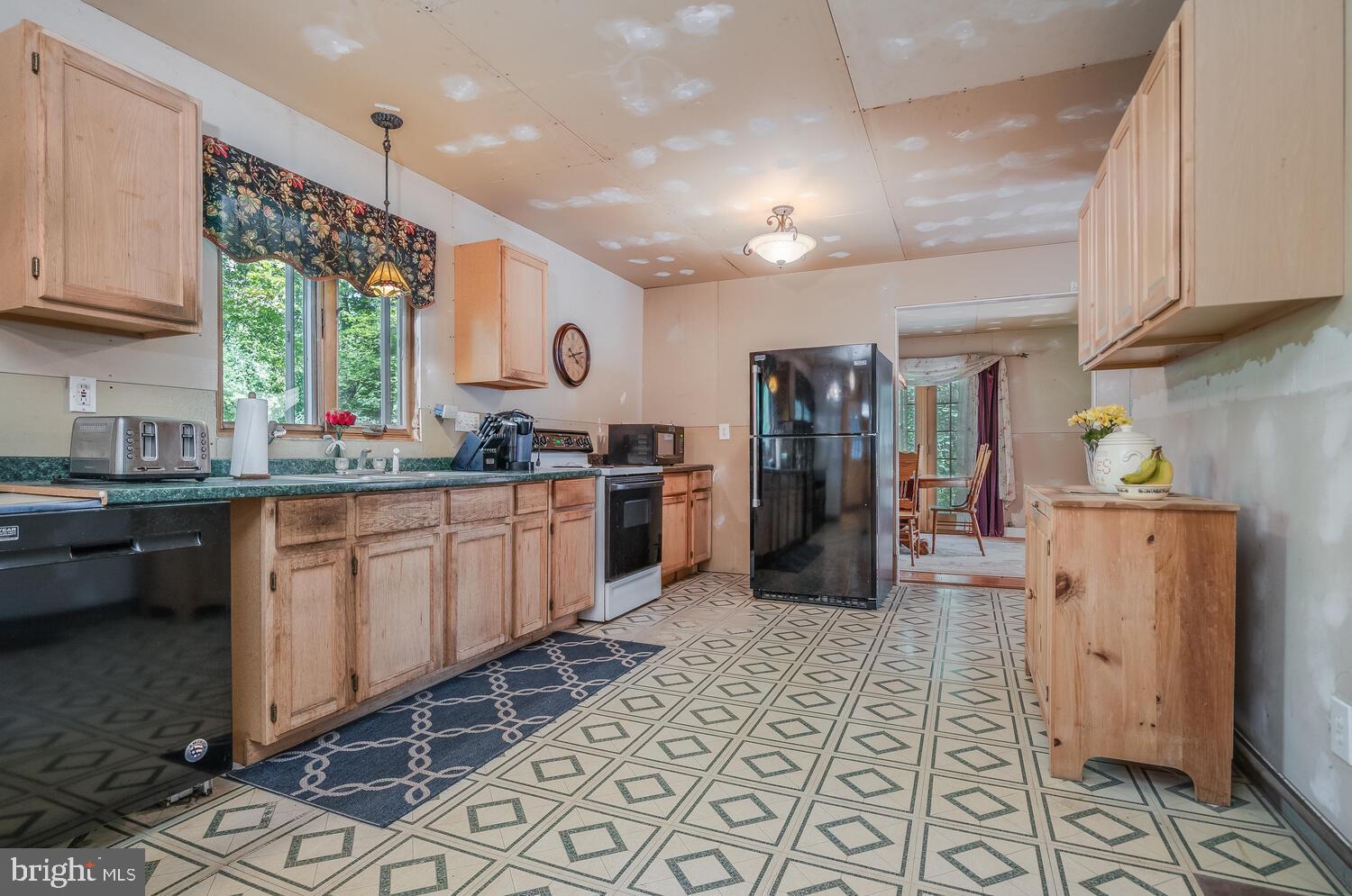 144 Van Dyke Road Hopewell, NJ 08525 - Photo 11 of 22 KITCHEN