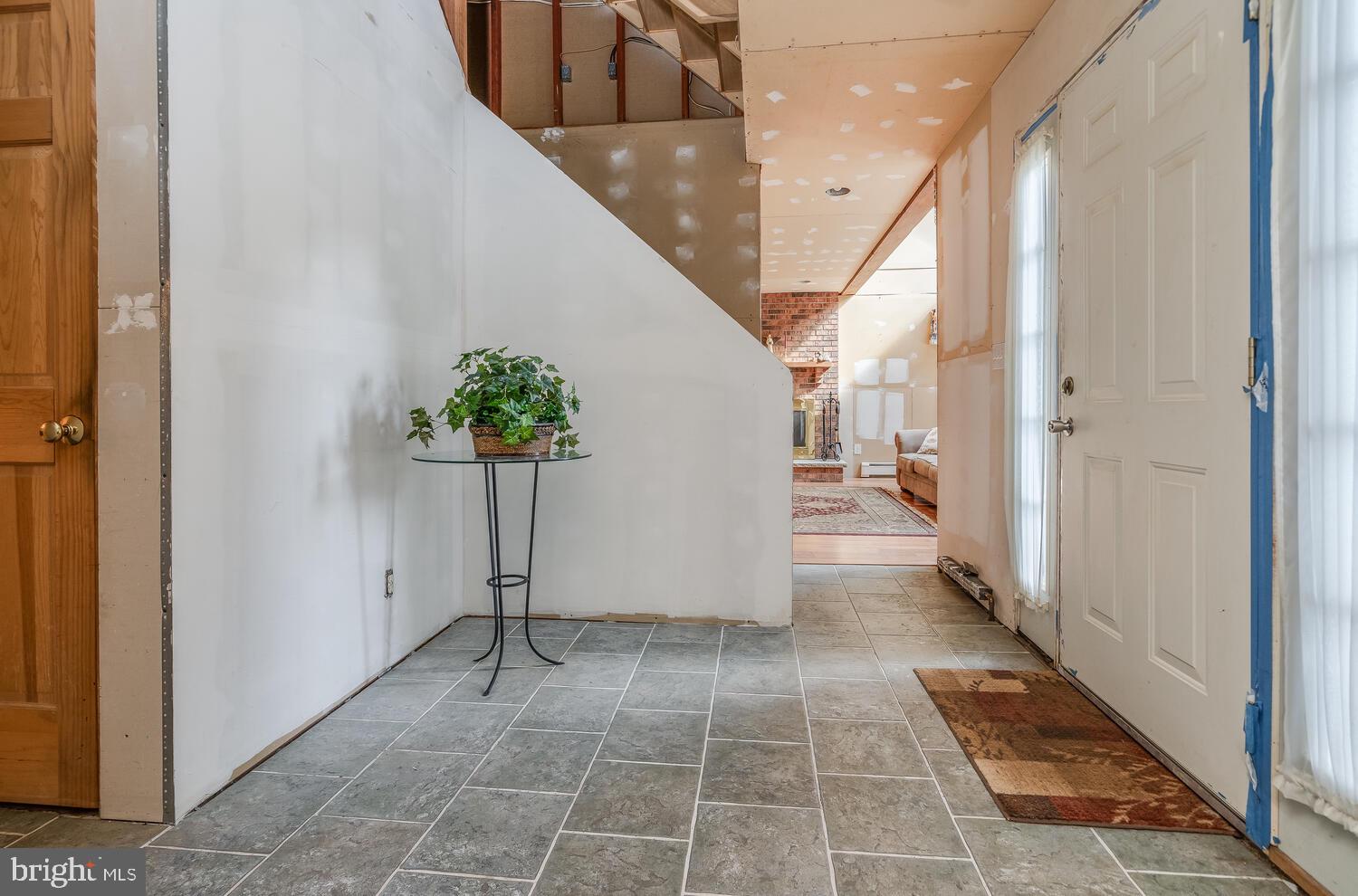 144 Van Dyke Road Hopewell, NJ 08525 - Photo 2 of 22 FOYER