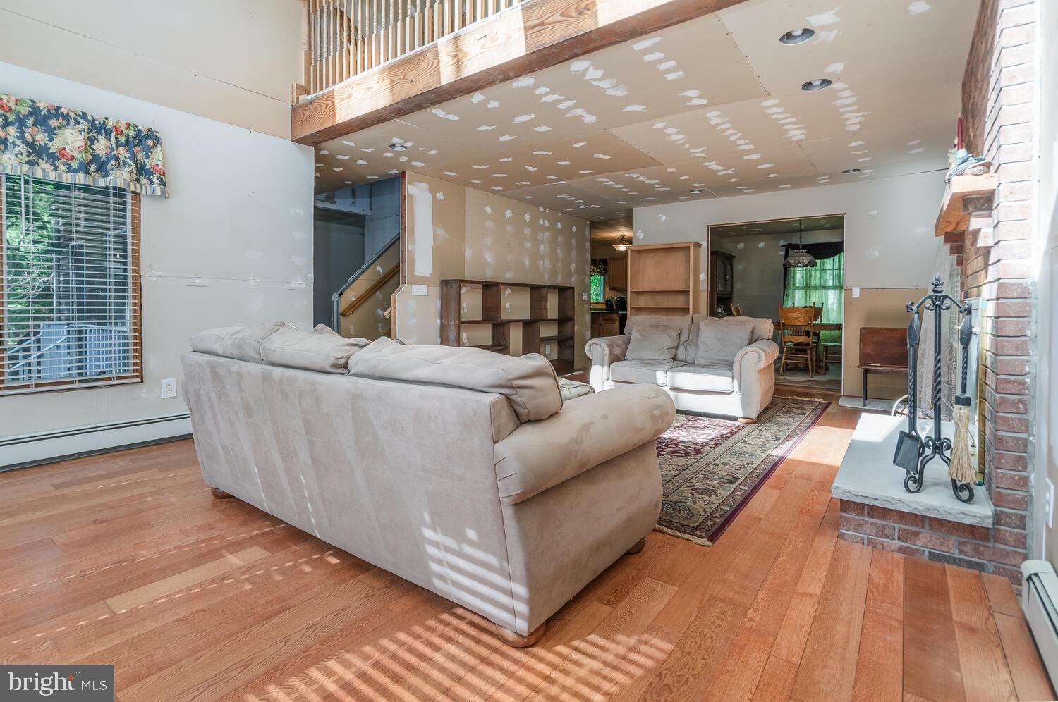 144 Van Dyke Road Hopewell, NJ 08525 - Photo 6 of 22 GREAT ROOM