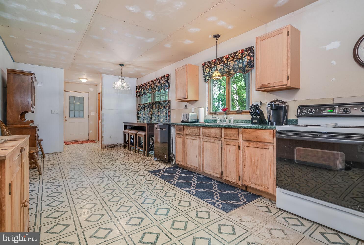 144 Van Dyke Road Hopewell, NJ 08525 - Photo 10 of 22 KITCHEN