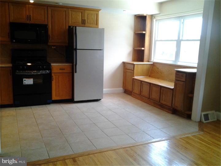 12707 Hollins Road Philadelphia, PA 19154 - Photo 12 of 12 Kitchen