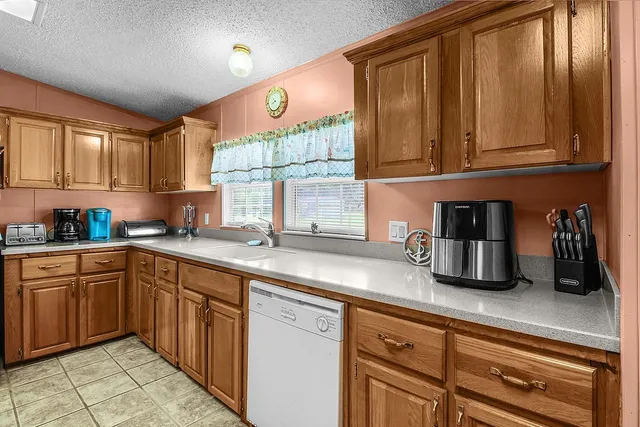 $300,000 | 1067 Polson Circle Northeast, Townsend, GA 31331