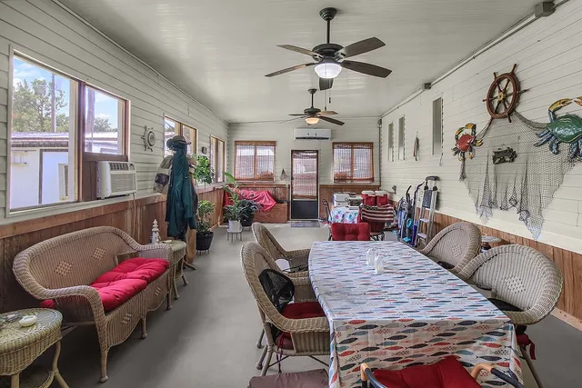 $300,000 | 1067 Polson Circle Northeast, Townsend, GA 31331