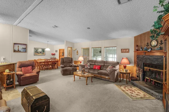 $300,000 | 1067 Polson Circle Northeast, Townsend, GA 31331