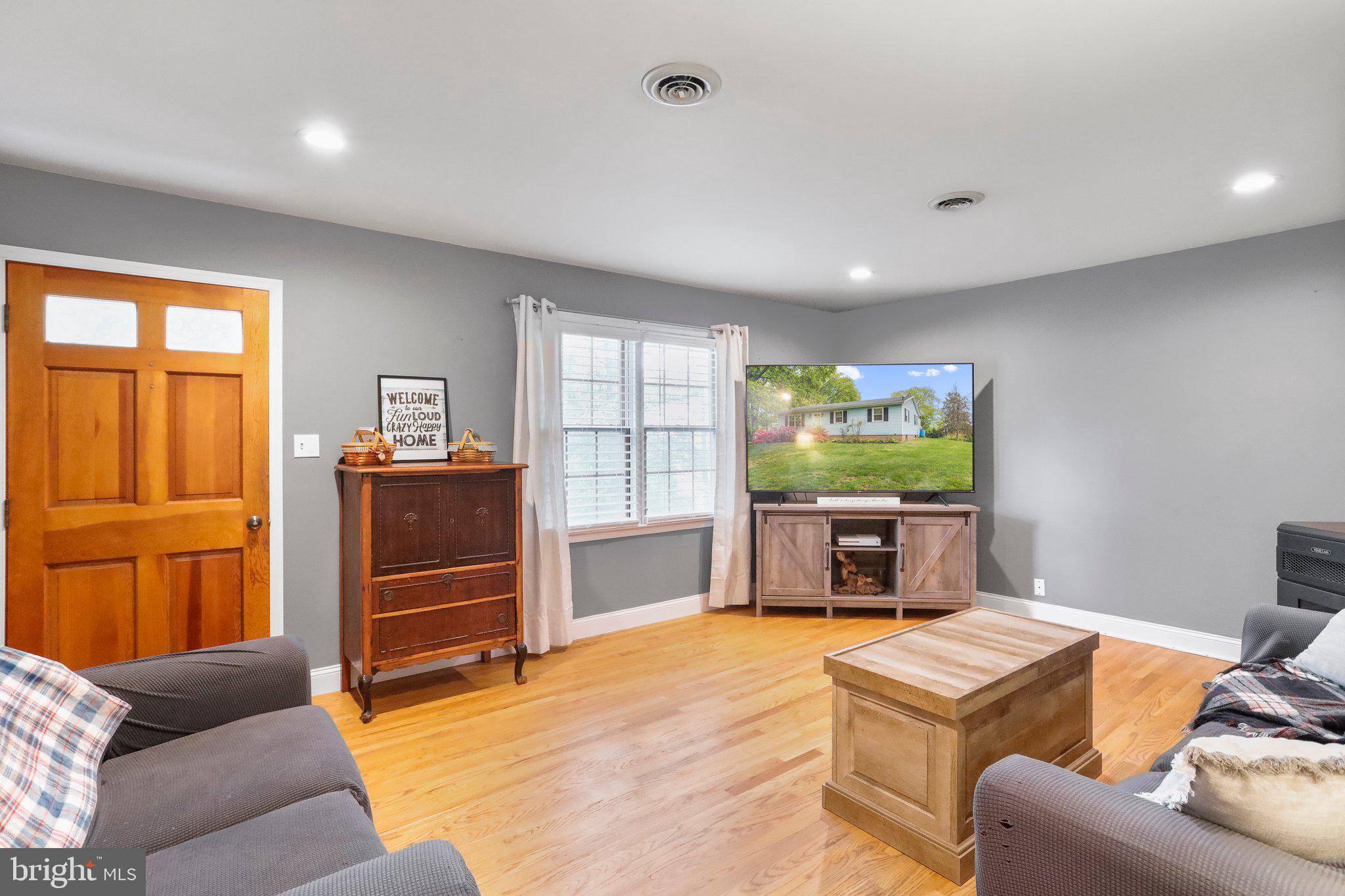 14707 Harrisville Road Mount Airy, MD 21771 - Photo 3 of 40 Gallery Image 3
