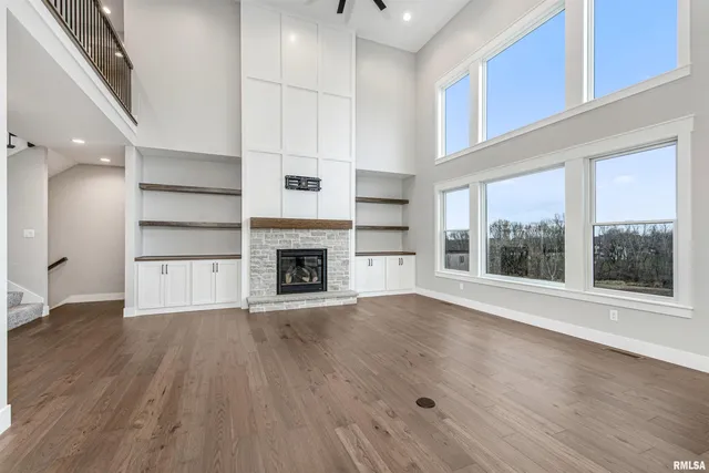 $1,259,000 | 6928 Wilderness Pointe, Bettendorf, IA 52722