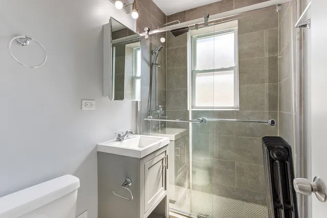 $1,541 | 1521 West Sherwin Avenue, Unit 304, Chicago, IL 60626