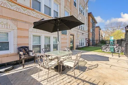 $1,541 | 1521 West Sherwin Avenue, Unit 304, Chicago, IL 60626