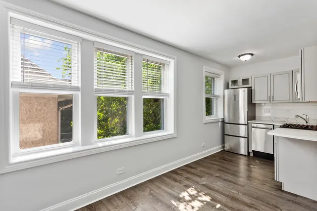 $1,541 | 1521 West Sherwin Avenue, Unit 304, Chicago, IL 60626