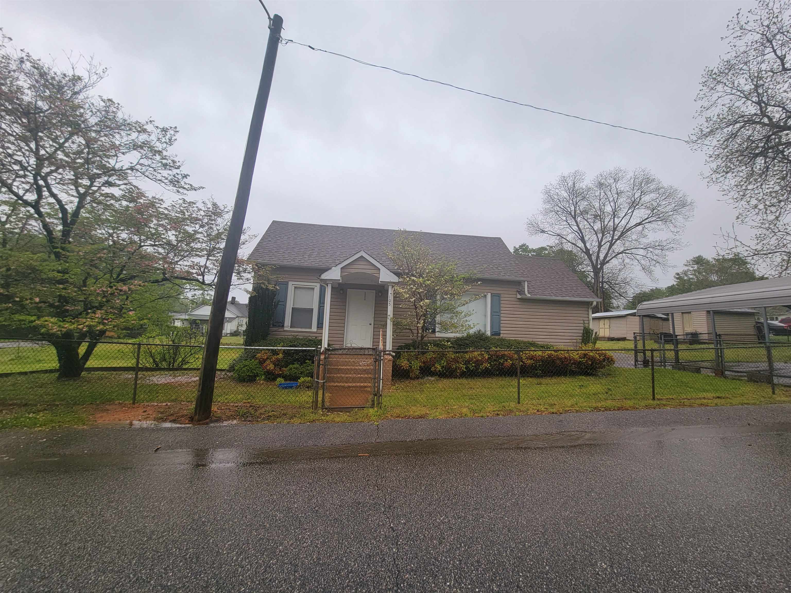 105 5th Street Union, SC 29379 - Photo 1 of 4