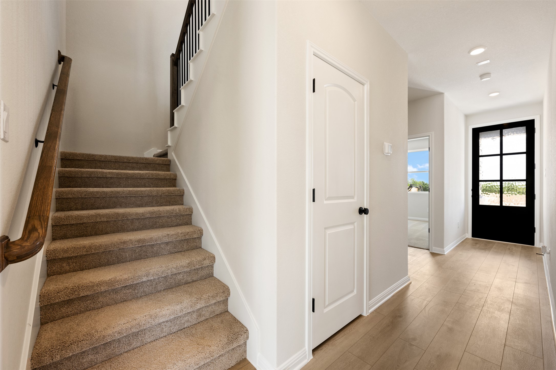 129 Jans Way Georgetown, TX 78626 - Photo 6 of 39