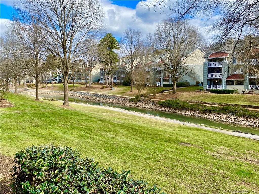 19831 Henderson Road Cornelius, NC 28031 - Photo 2 of 20