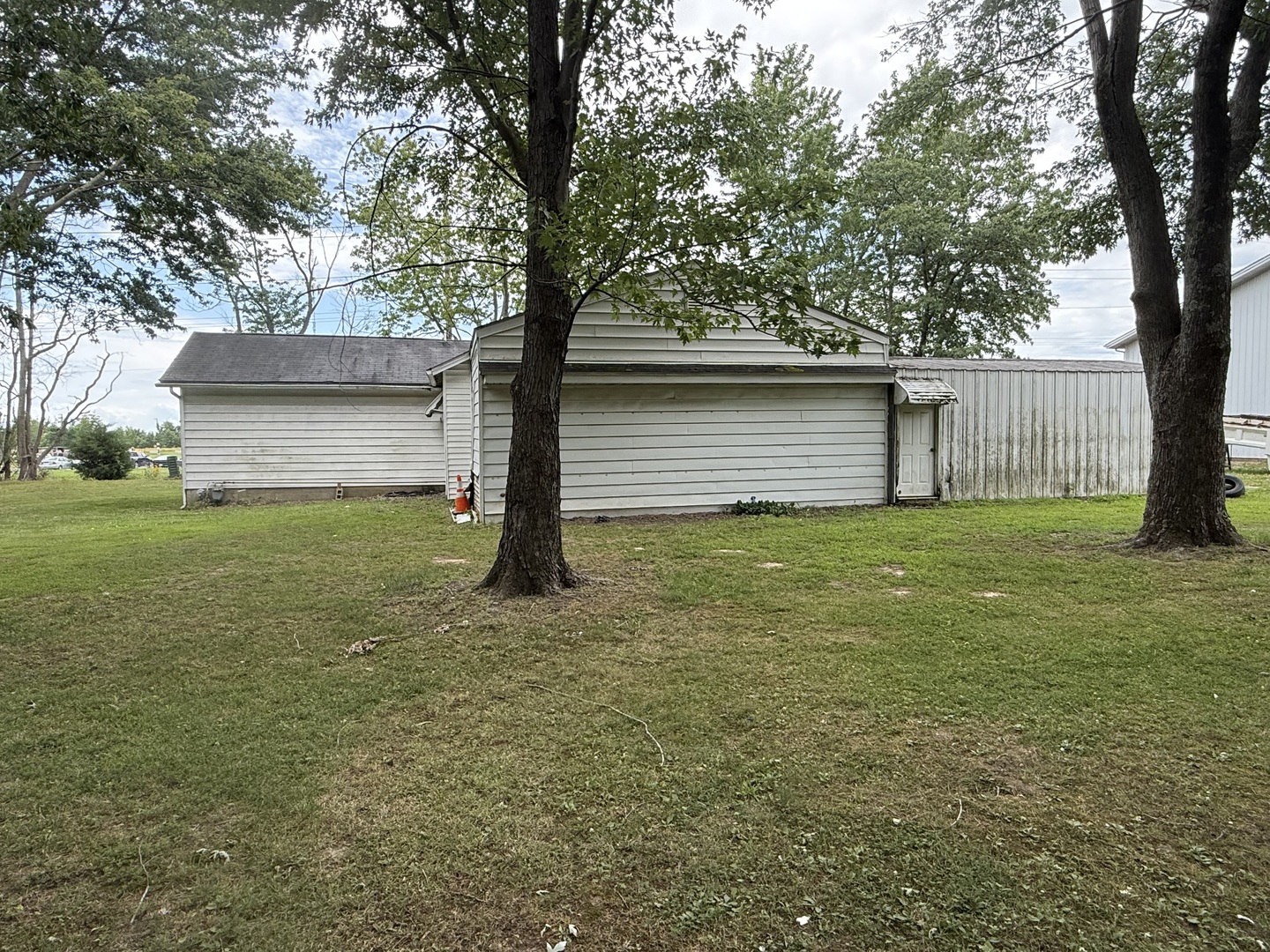 810 Longstreet Road Marion, IL 62959 - Photo 13 of 15