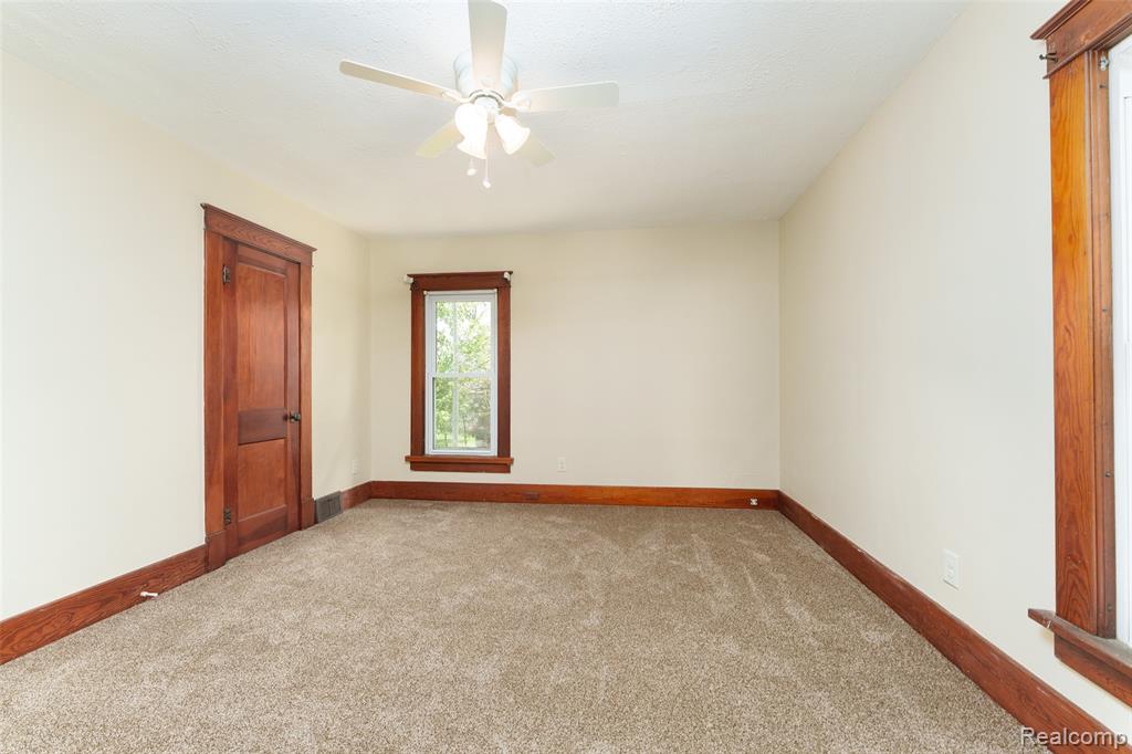 712 East Grand River Road Fowlerville, MI 48836 - Photo 18 of 34