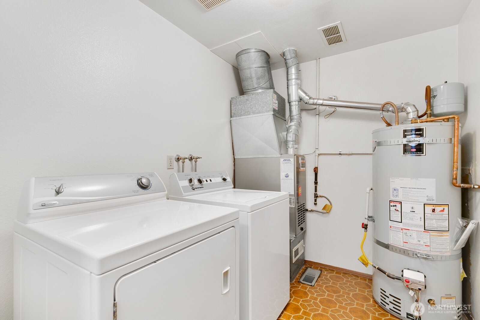 12903 Southeast 160th Street Renton, WA 98058 - Photo 21 of 24 a utility room with dryer and washer