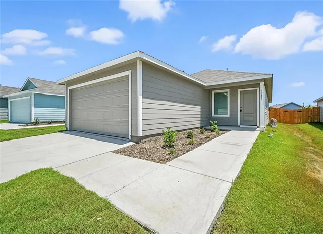 $1,625 | 3913 Eufaula Drive, Sherman, TX 75090