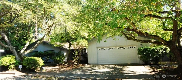 $5,200 | 930 130th Avenue Northeast, Bellevue, WA 98005