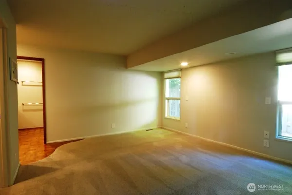 $5,200 | 930 130th Avenue Northeast, Bellevue, WA 98005