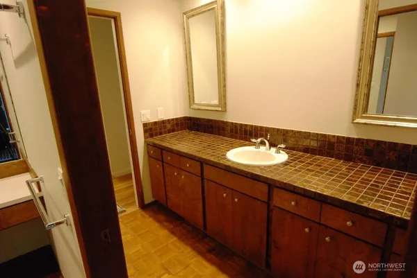 $5,200 | 930 130th Avenue Northeast, Bellevue, WA 98005