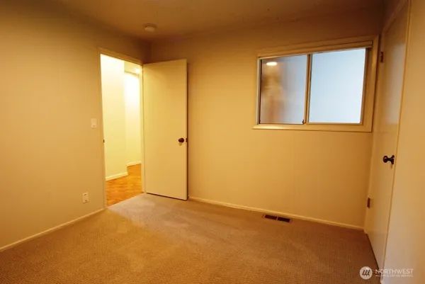 $5,200 | 930 130th Avenue Northeast, Bellevue, WA 98005