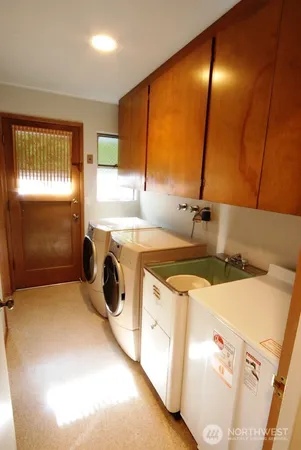 $5,200 | 930 130th Avenue Northeast, Bellevue, WA 98005