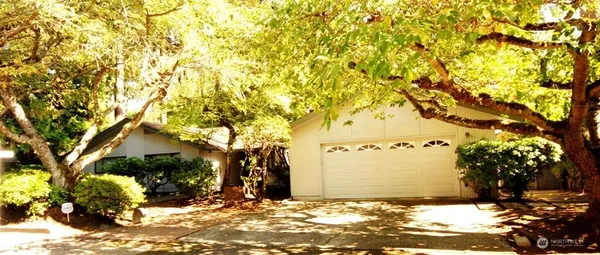 $5,200 | 930 130th Avenue Northeast, Bellevue, WA 98005