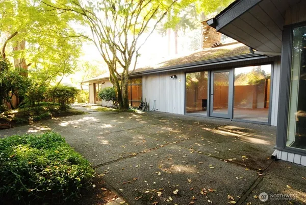 $5,200 | 930 130th Avenue Northeast, Bellevue, WA 98005