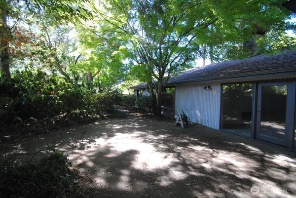 $5,200 | 930 130th Avenue Northeast, Bellevue, WA 98005