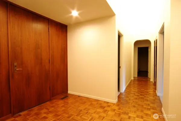 $5,200 | 930 130th Avenue Northeast, Bellevue, WA 98005