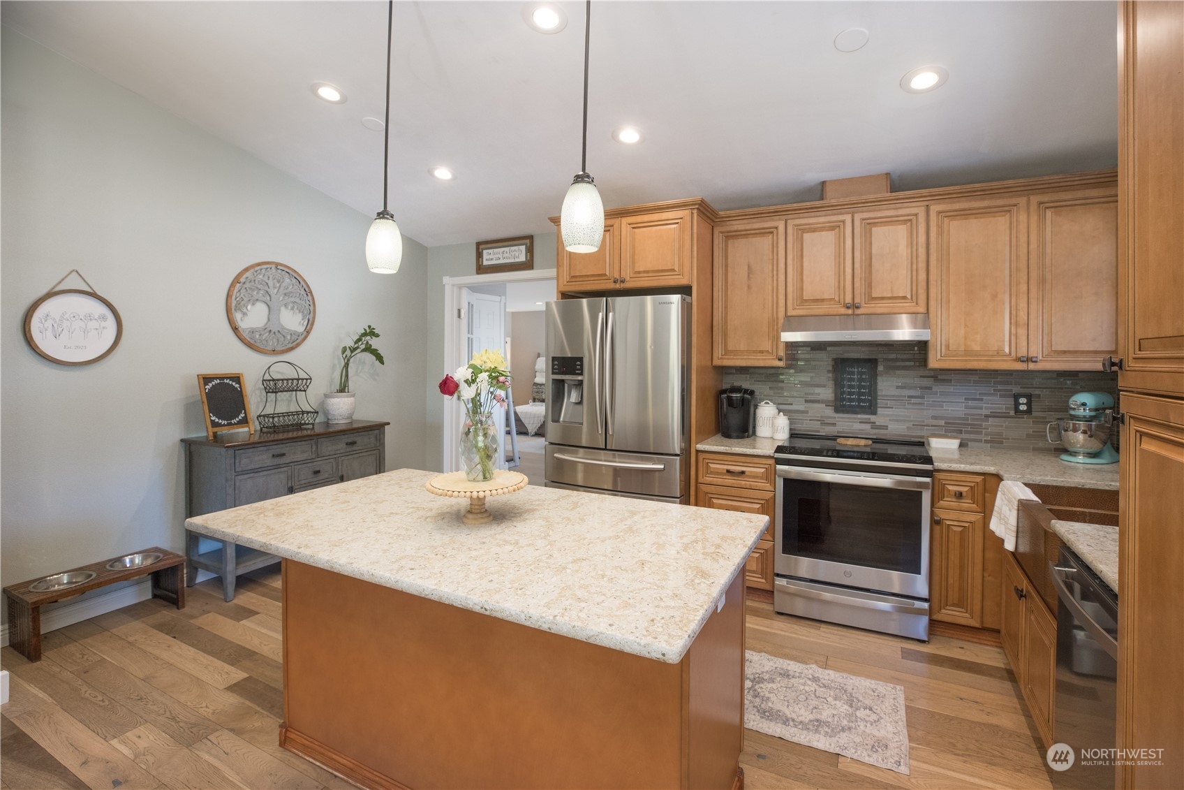 2565 Erlands Point Road Northwest Bremerton, WA 98312 - Photo 12 of 36 Gallery Image 12