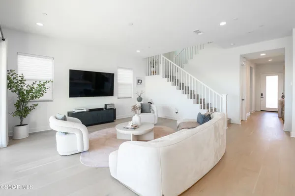 $1,670,000 | 21242 Wild Flower Way, Chatsworth, CA 91311