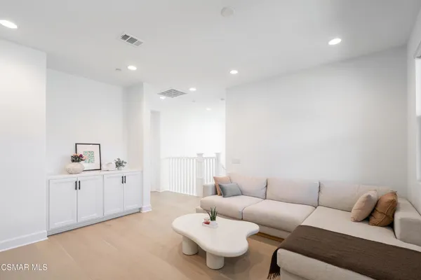 $1,670,000 | 21242 Wild Flower Way, Chatsworth, CA 91311