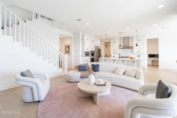 $1,670,000 | 21242 Wild Flower Way, Chatsworth, CA 91311