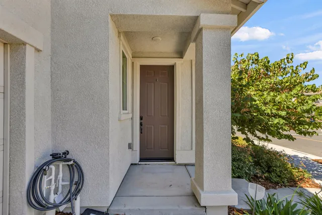 a view of a entryway of the house