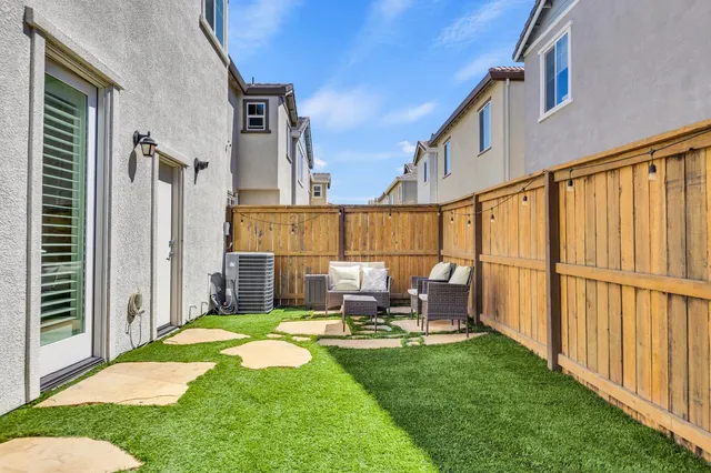 $560,000 | 3800 Aircraft Way, Sacramento, CA 95834