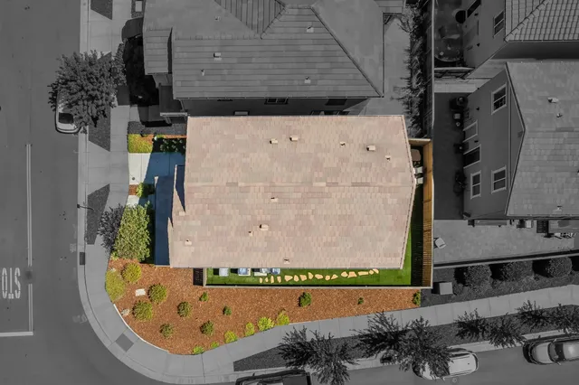 $560,000 | 3800 Aircraft Way, Sacramento, CA 95834