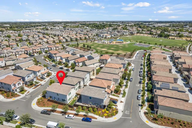 $560,000 | 3800 Aircraft Way, Sacramento, CA 95834