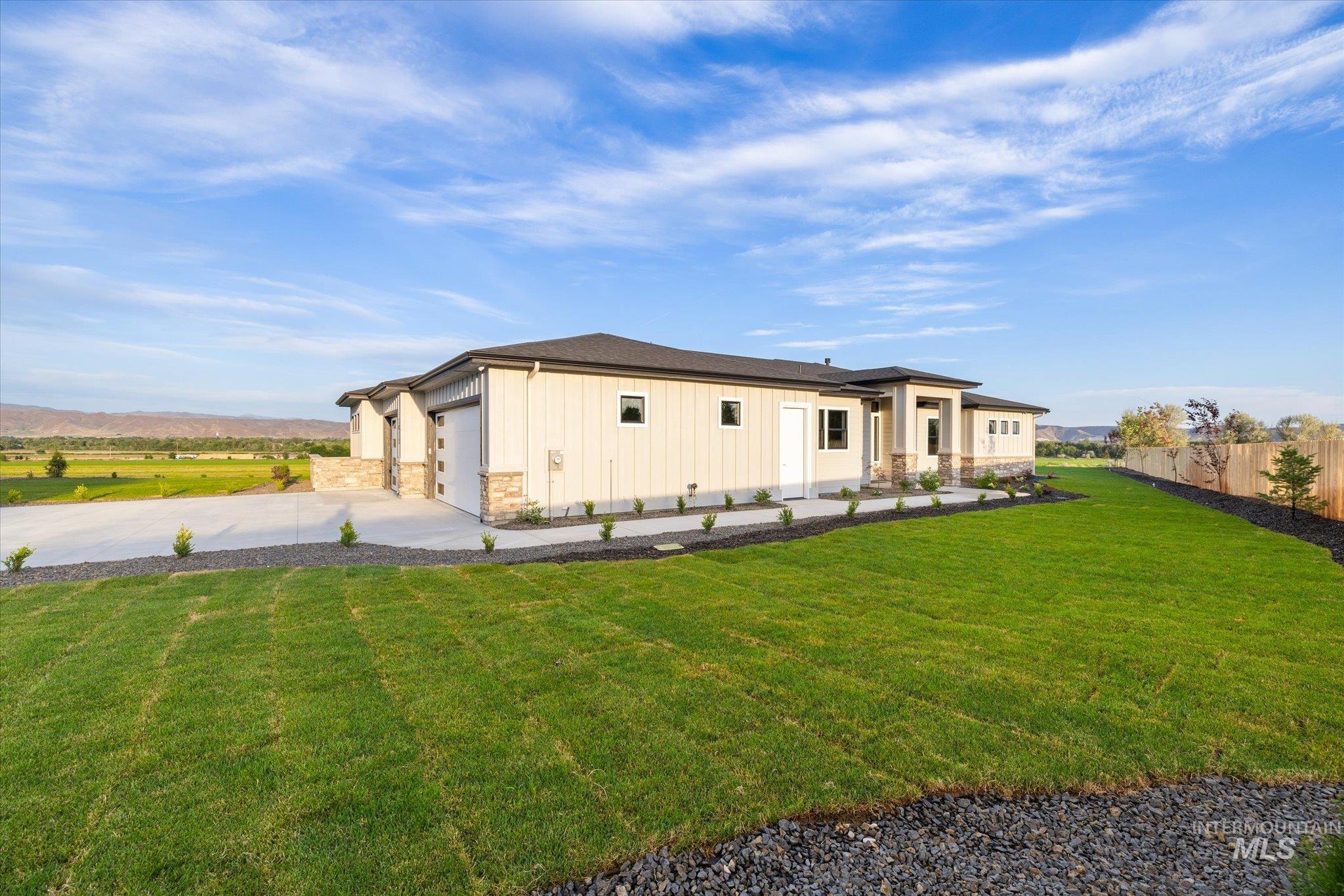 1015 Greenfields Lane Emmett, ID 83617 - Photo 4 of 50