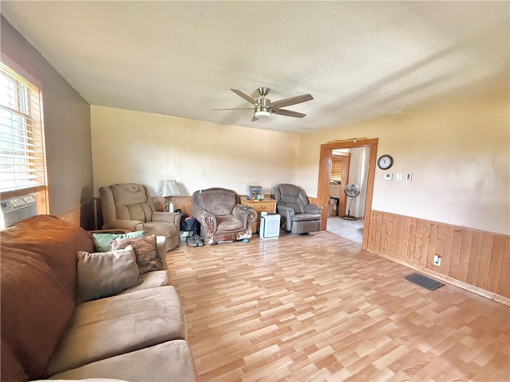 4217 Hillsville Road Pulaski, PA 16143 - Photo 7 of 31 Gallery Image 7