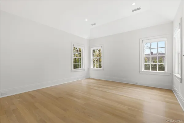 $28,000 | 25 Hunt Place, Rye, NY 10580
